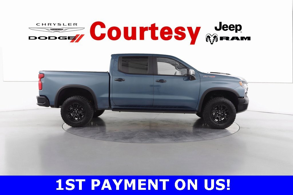 Used 2024 Chevrolet Silverado 1500 ZR2 w/ Technology Package image 4