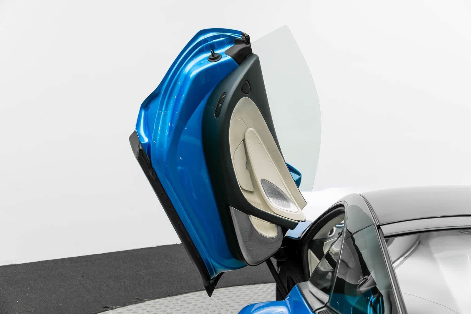 Used 2020 McLaren GT RWD image 15