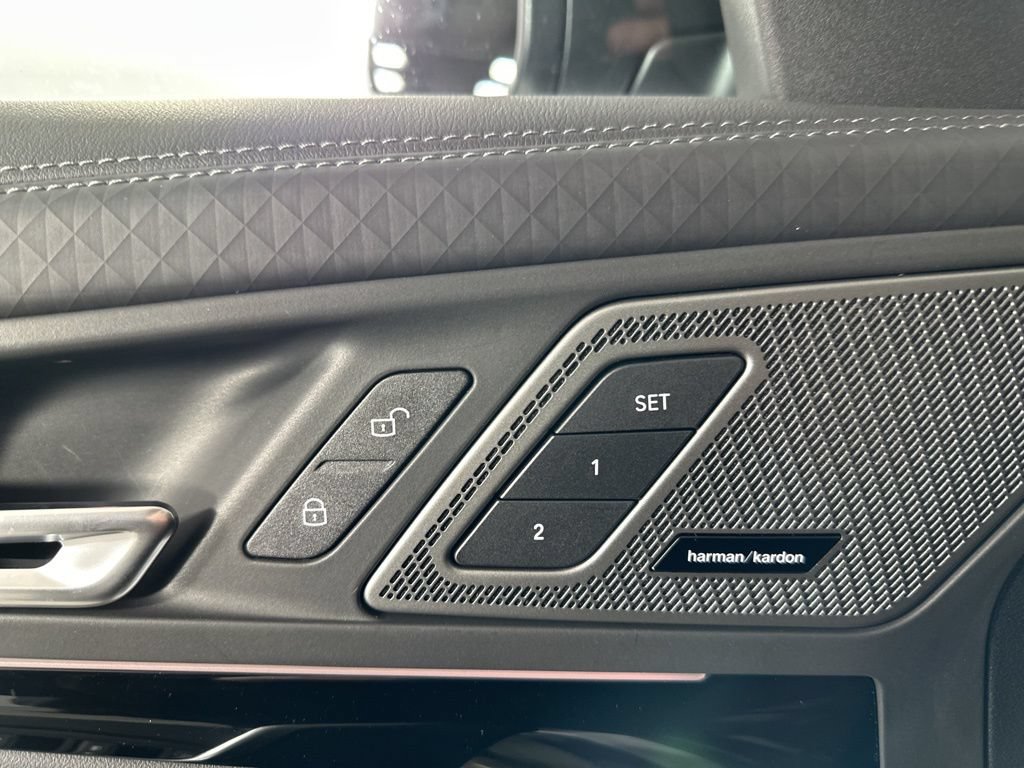 New 2026 BMW X2 xDrive28i AWD/4WD image 8