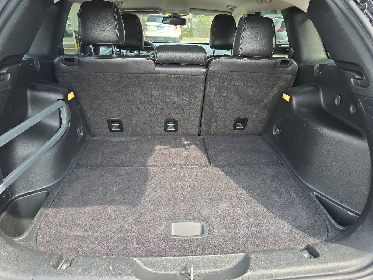 Used 2017 Jeep Cherokee Sport AWD/4WD image 19