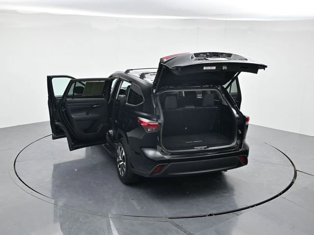 Used 2021 Toyota Highlander XLE image 45