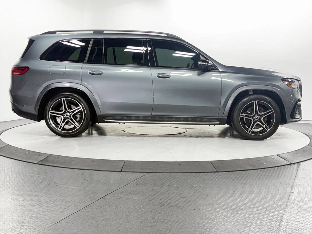 Used 2024 Mercedes-Benz GLS 450 4MATIC image 36
