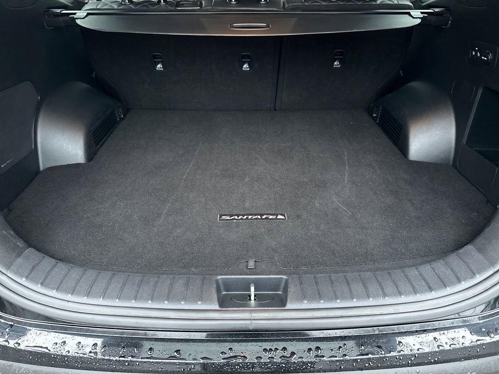 Used 2023 Hyundai Santa Fe Limited w/ Cargo Package image 15