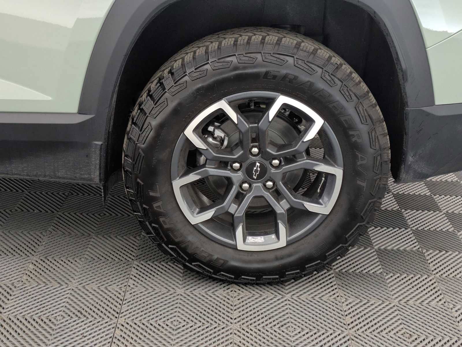 New 2026 Chevrolet Equinox ACTIV w/ Safety and Technology Package AWD/4WD image 15