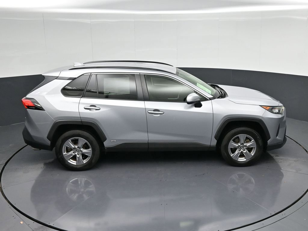 Used 2022 Toyota RAV4 LE image 23