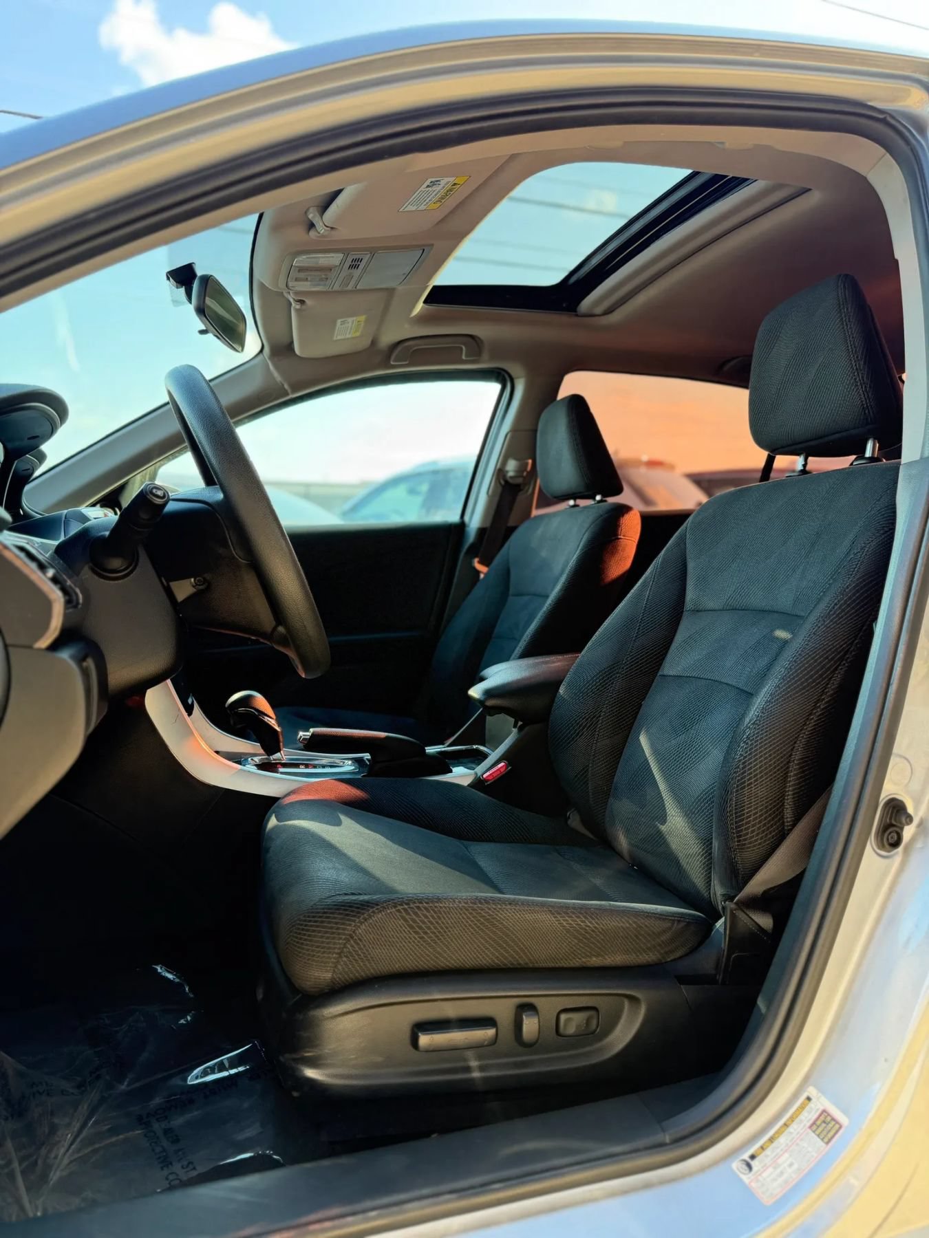 Used 2017 Honda Accord EX image 6