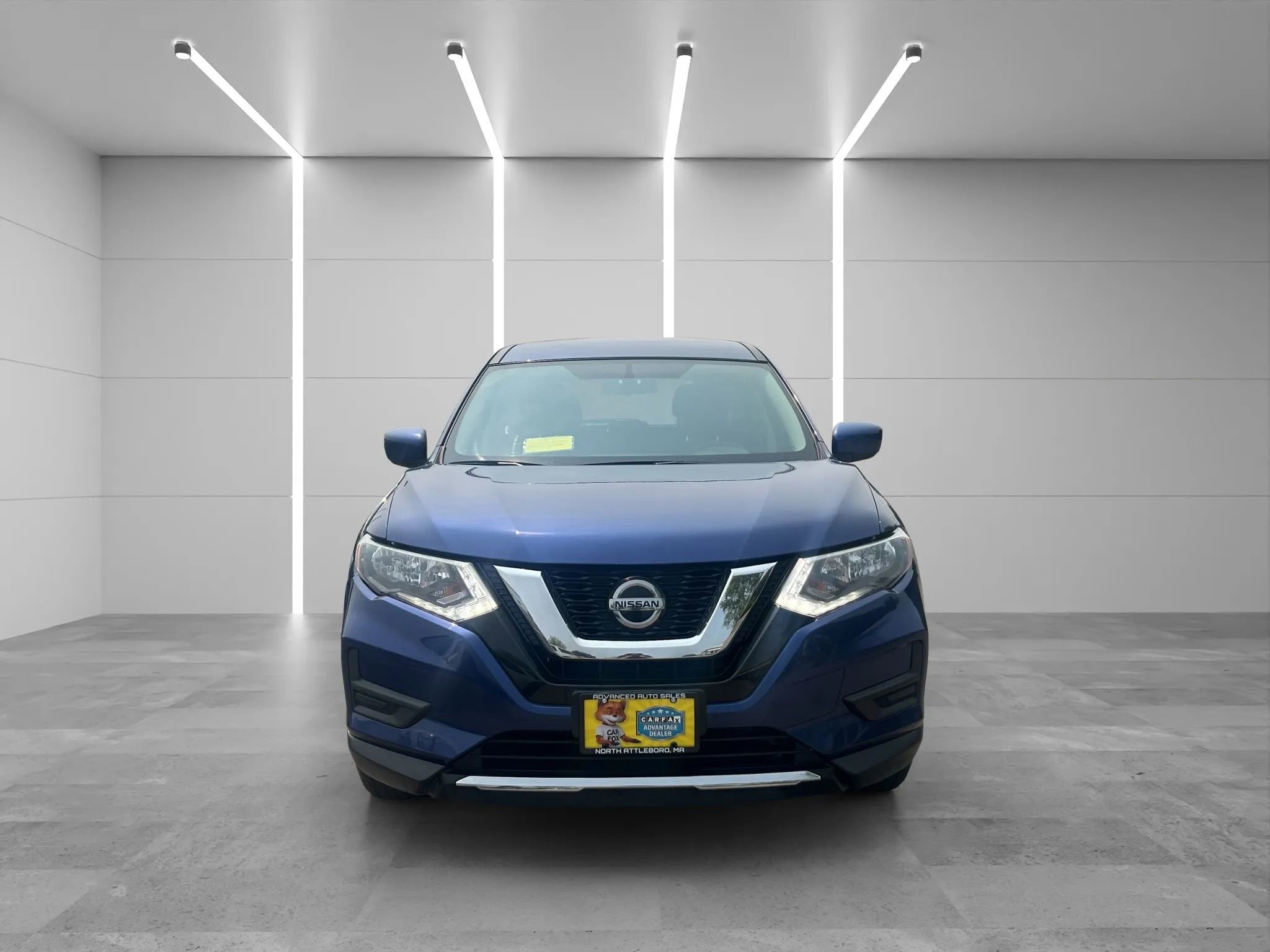 Used 2018 Nissan Rogue S image 2