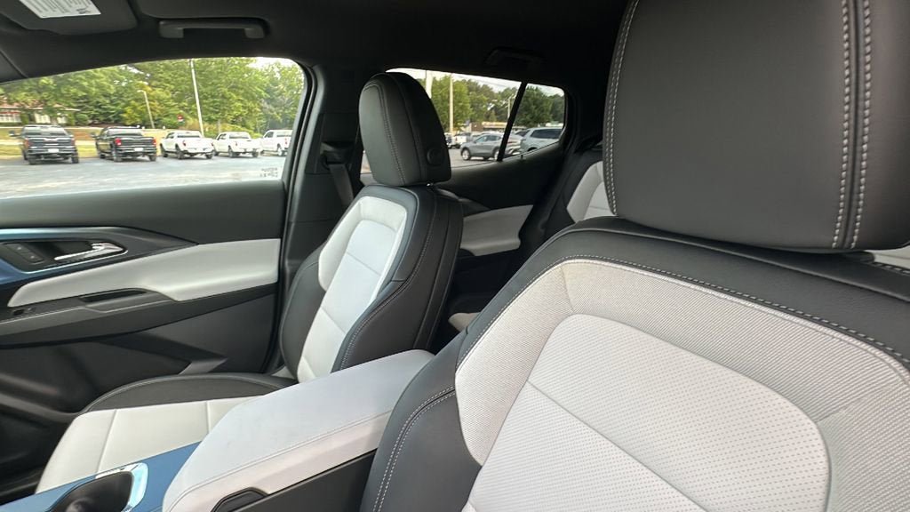 New 2026 Chevrolet Equinox EV LT AWD/4WD image 13