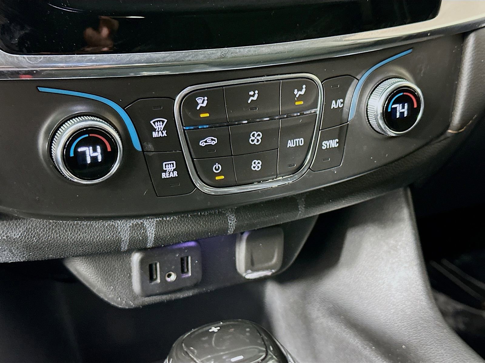 Used 2020 Chevrolet Traverse LS image 16