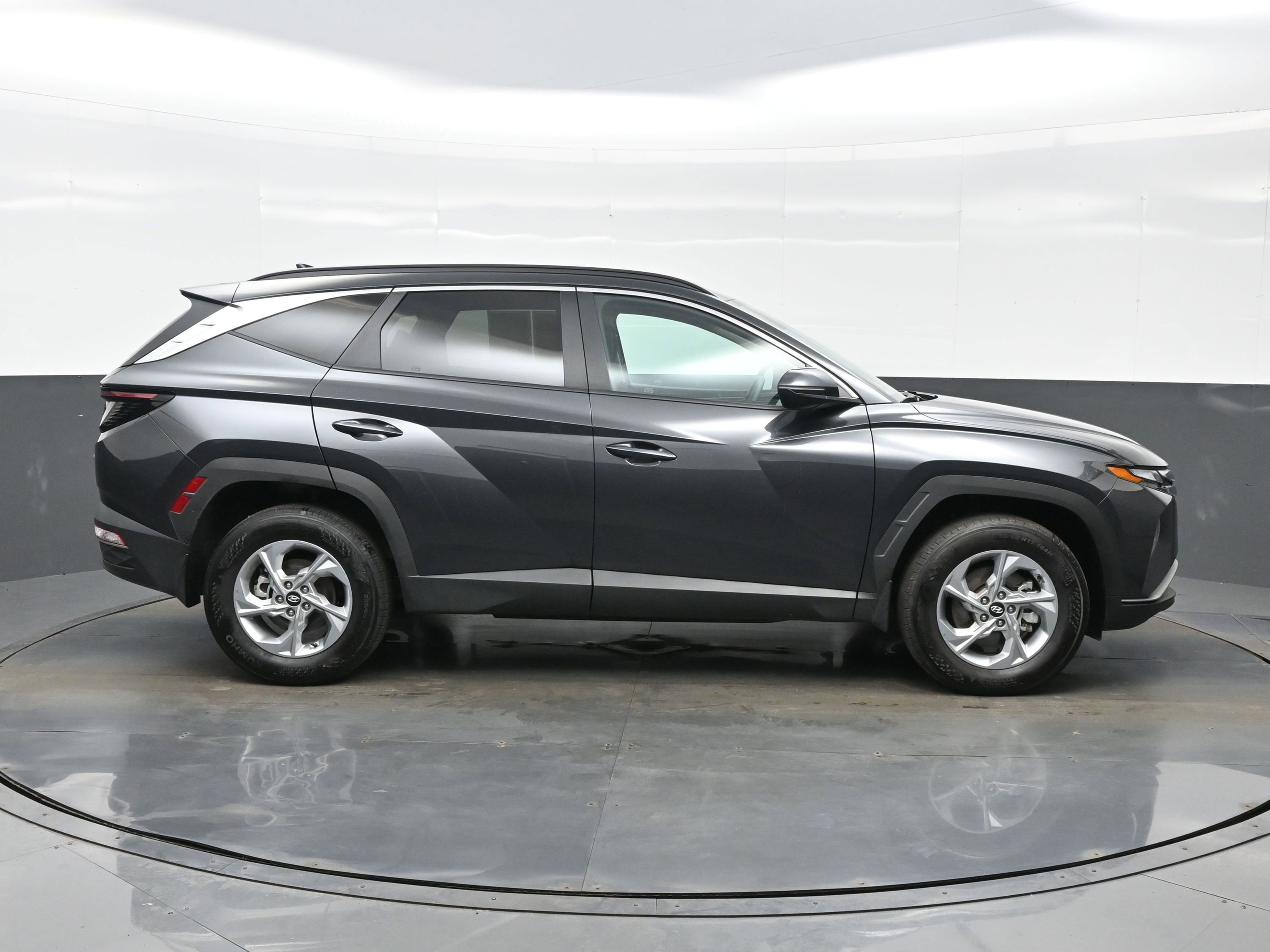 Used 2023 Hyundai Tucson SEL w/ Winter Package image 7