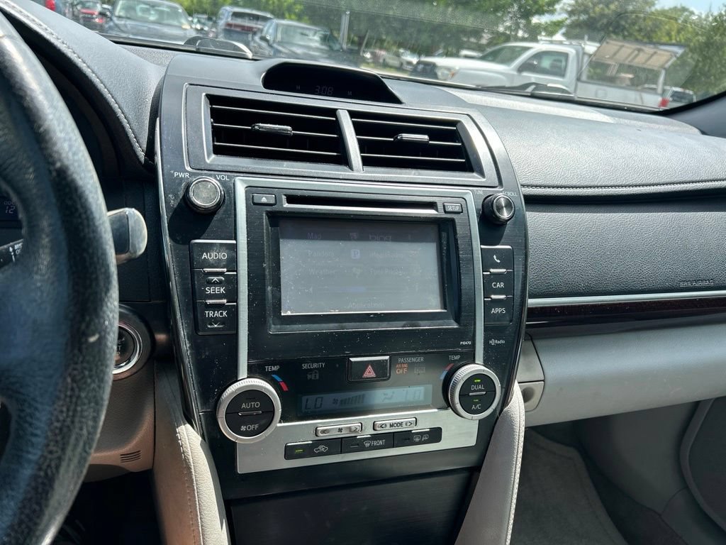 Used 2014 Toyota Camry XLE w/ Leather Package FWD image 29