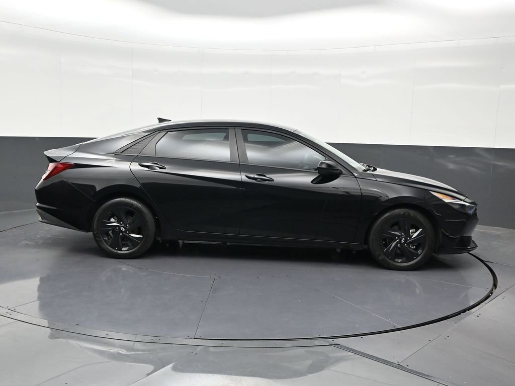 Used 2023 Hyundai Elantra SEL FWD image 7