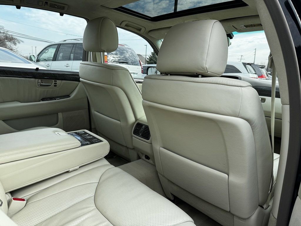 Used 2001 Lexus LS 430 image 16
