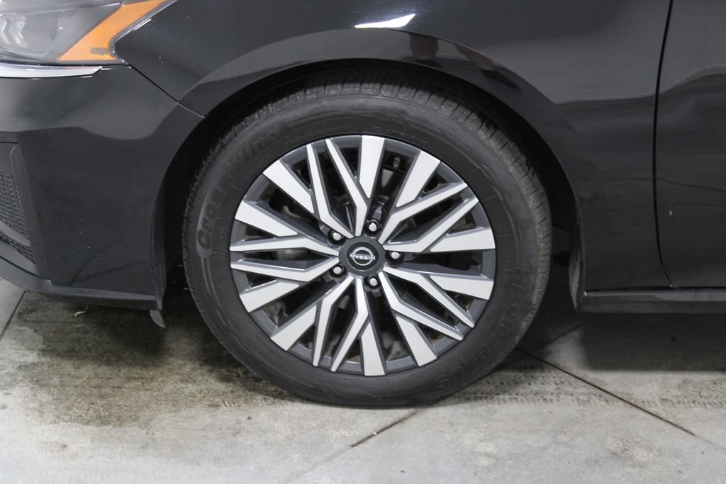 Used 2024 Nissan Altima 2.5 SV FWD image 17