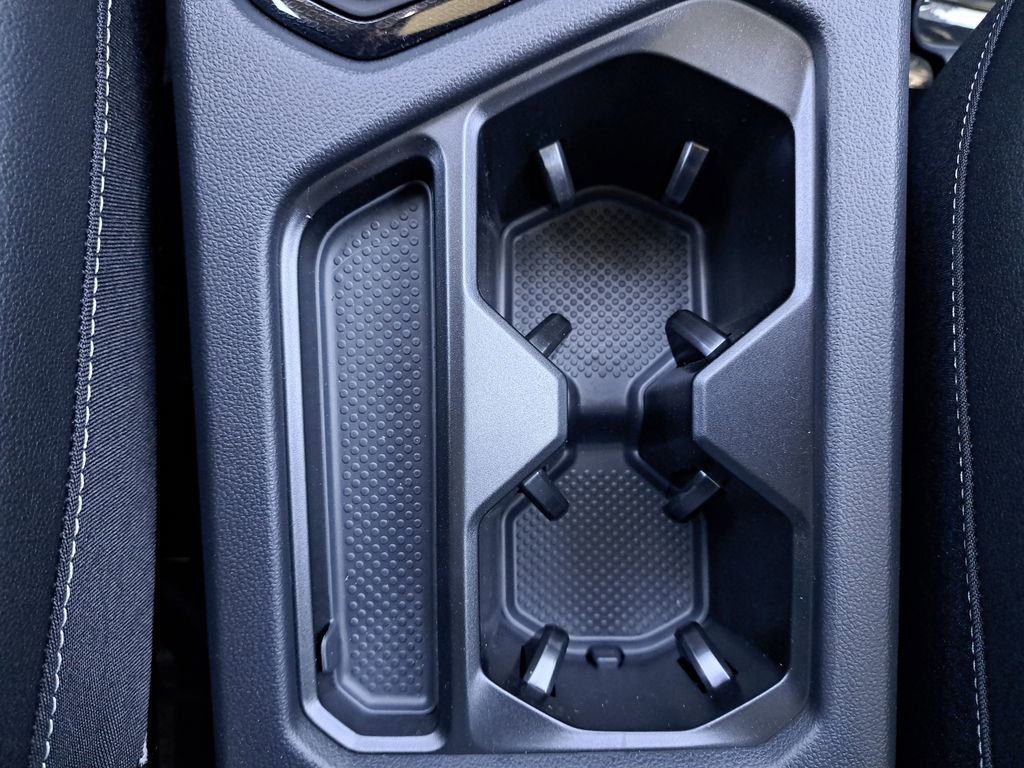 New 2025 Volkswagen Taos SEL image 25