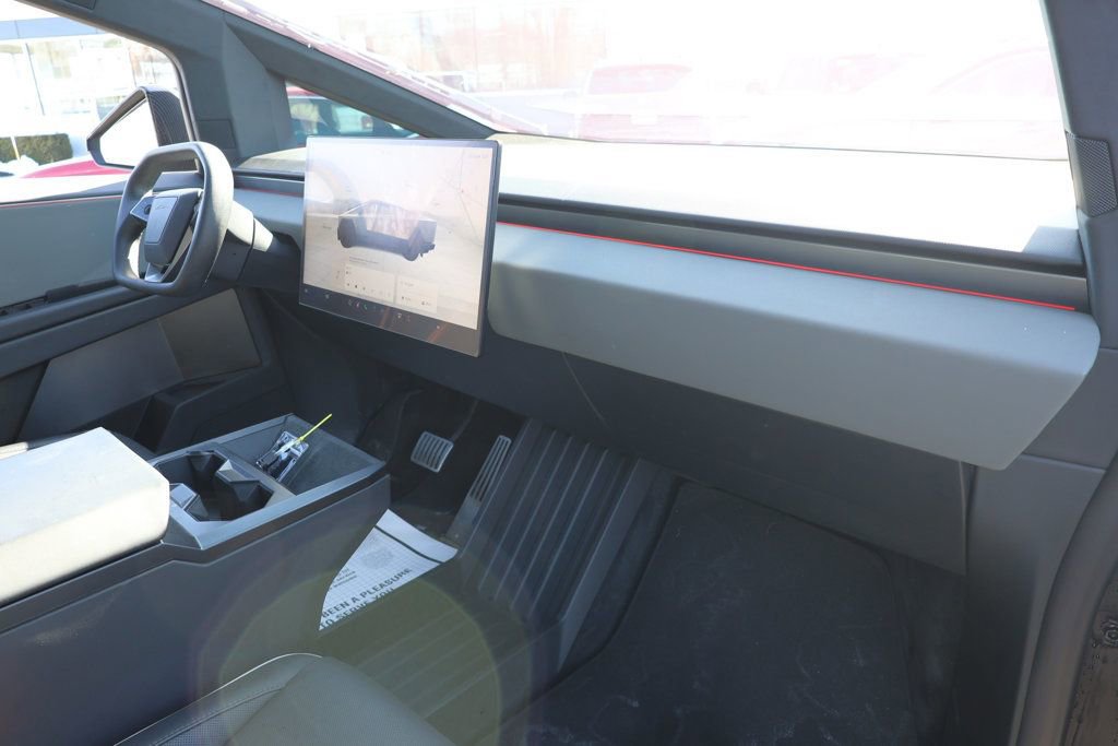 Used 2024 Tesla Cybertruck AWD Crew Cab image 30