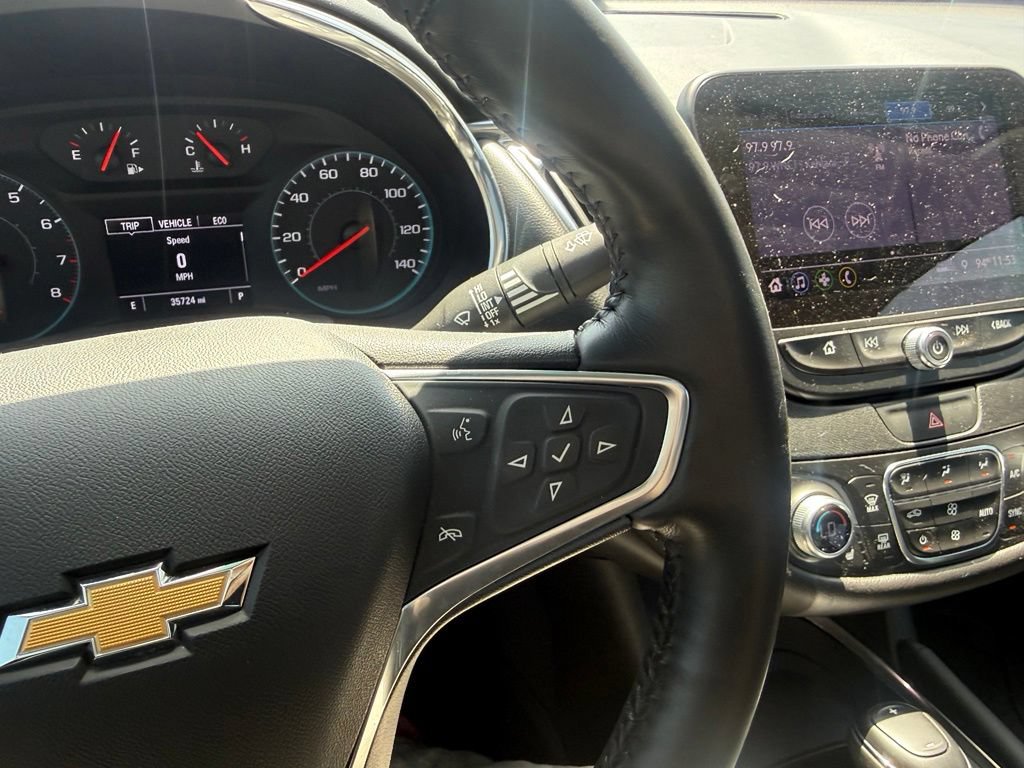 Used 2019 Chevrolet Malibu LT w/ Leather Package FWD image 19