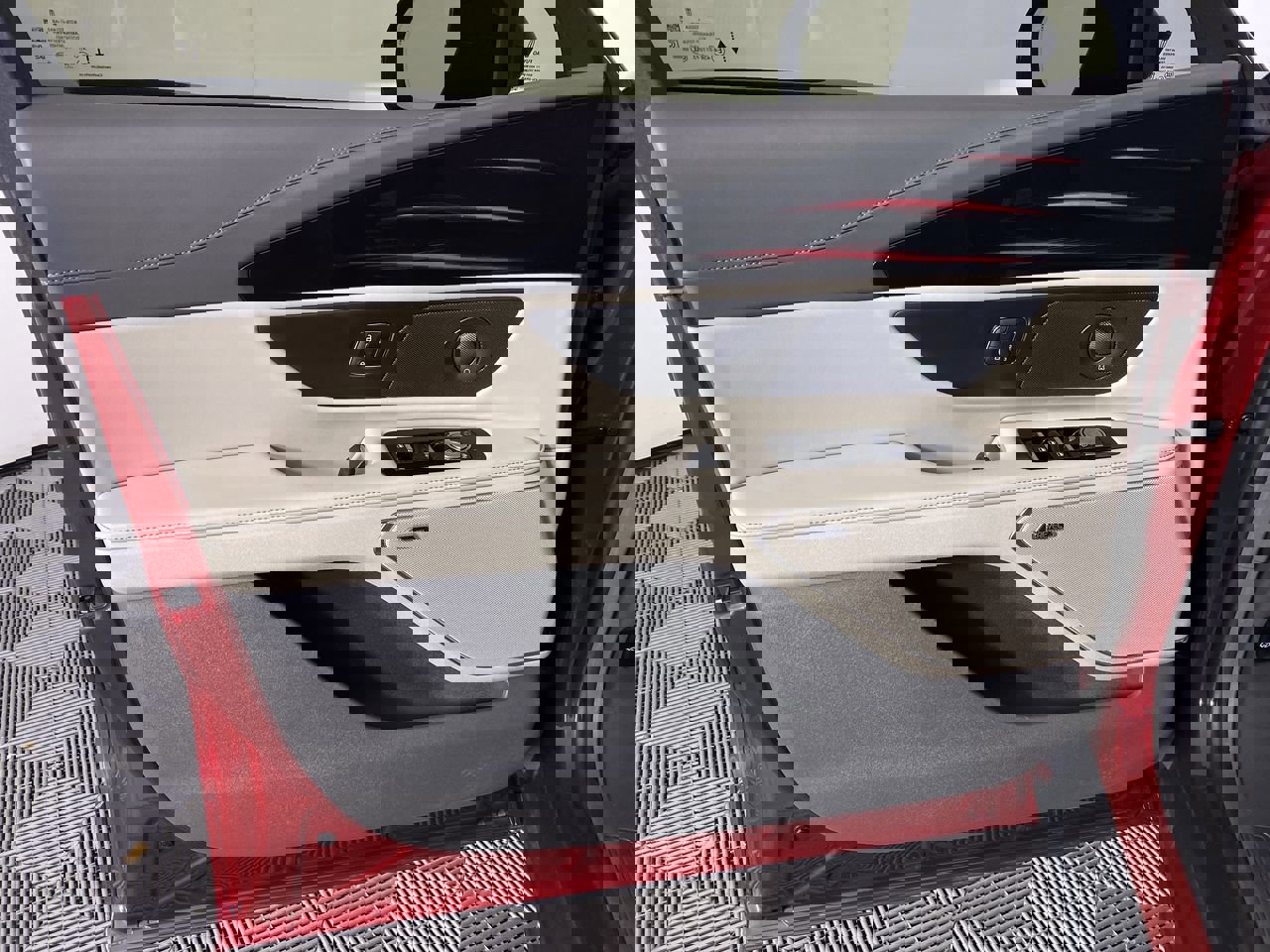 Used 2024 Lincoln Nautilus Reserve w/ Equipment Group 202A image 13