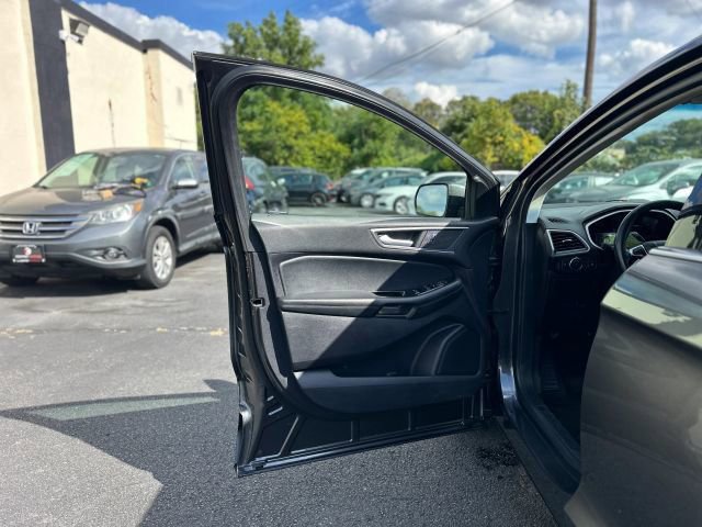 Used 2019 Ford Edge SEL w/ Equipment Group 201A image 10