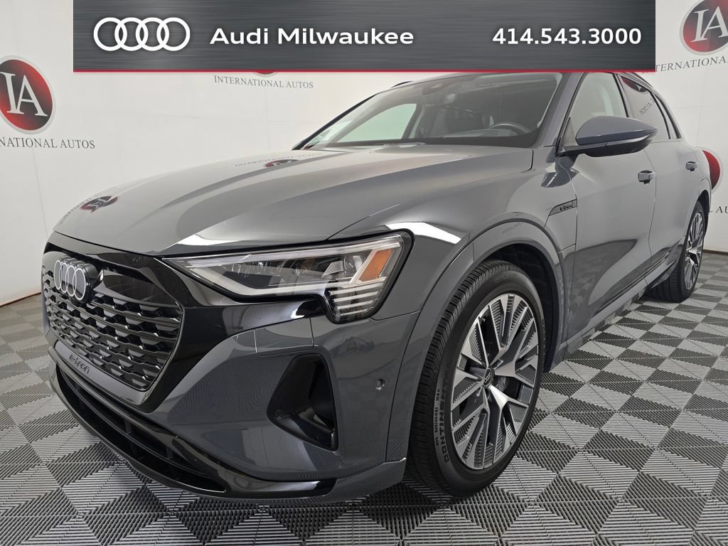 Used 2024 Audi Q8 e-tron Prestige w/ Prestige Package AWD/4WD image 5