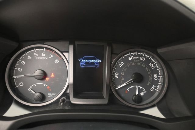 Used 2016 Toyota Tacoma TRD Sport w/ Towing Package RWD image 9