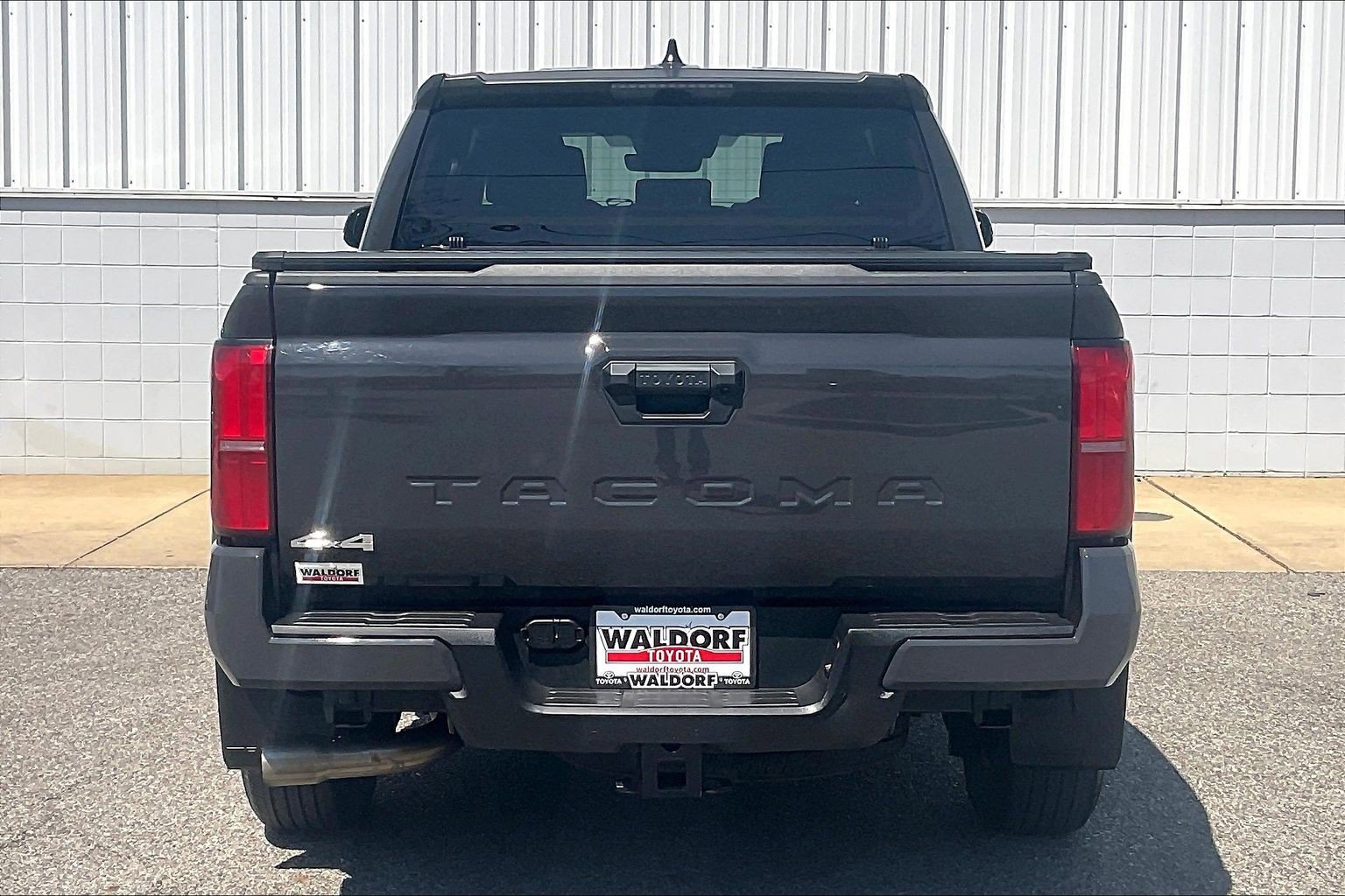 Used 2025 Toyota Tacoma SR5 image 5