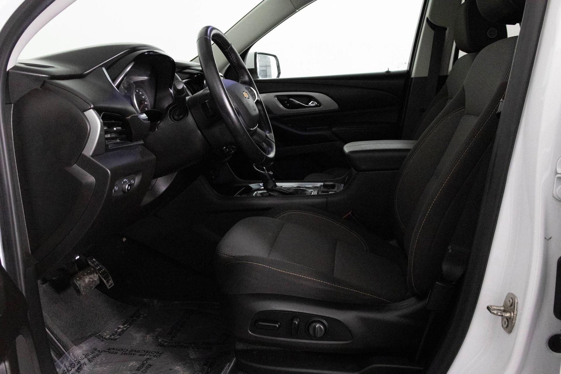 Used 2021 Chevrolet Traverse LT w/ LPO, Floor Liner Package image 17