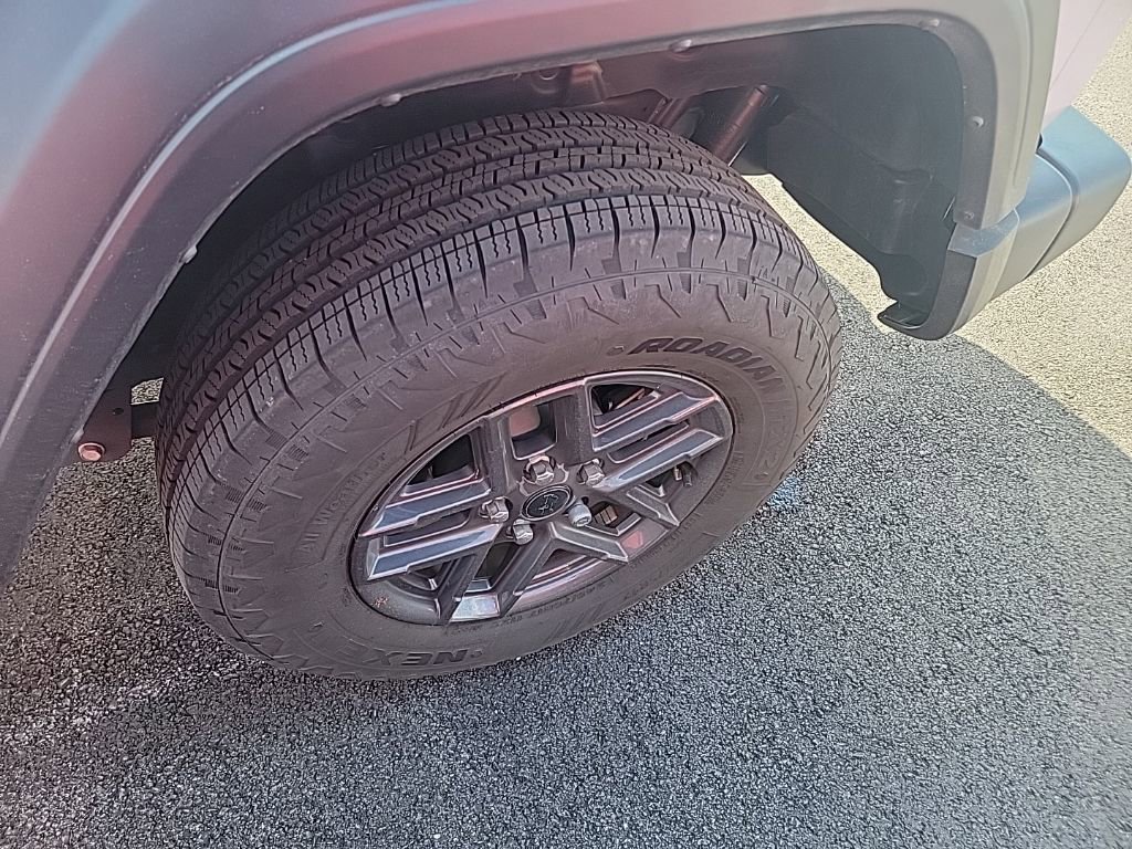 Used 2024 Jeep Wrangler Sport S image 3