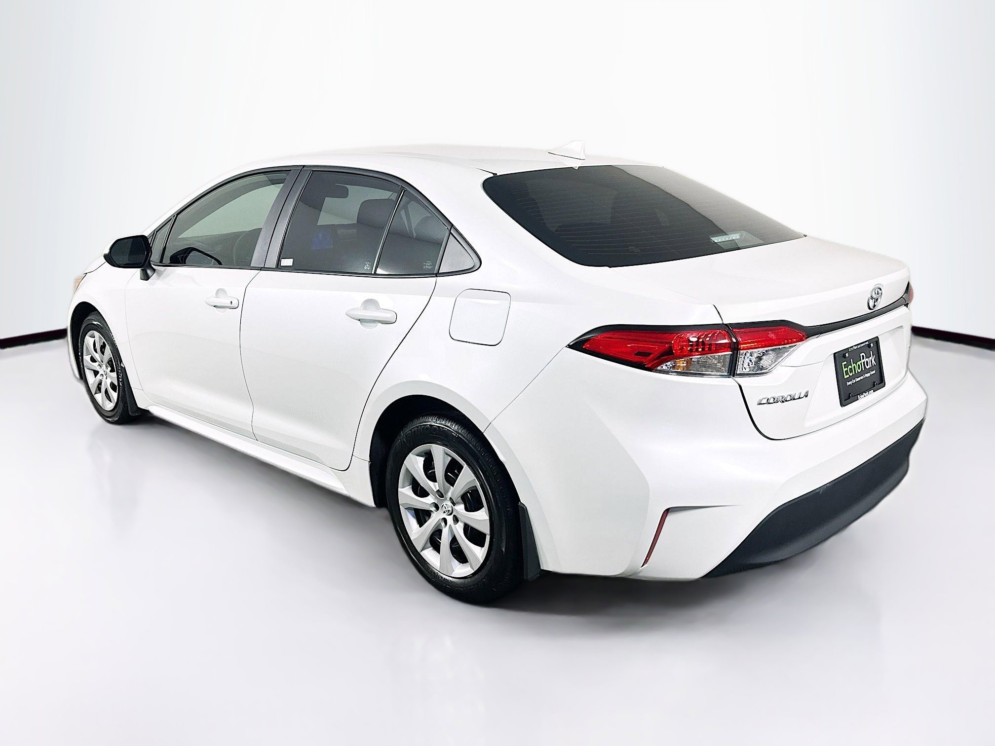 Used 2025 Toyota Corolla LE image 5