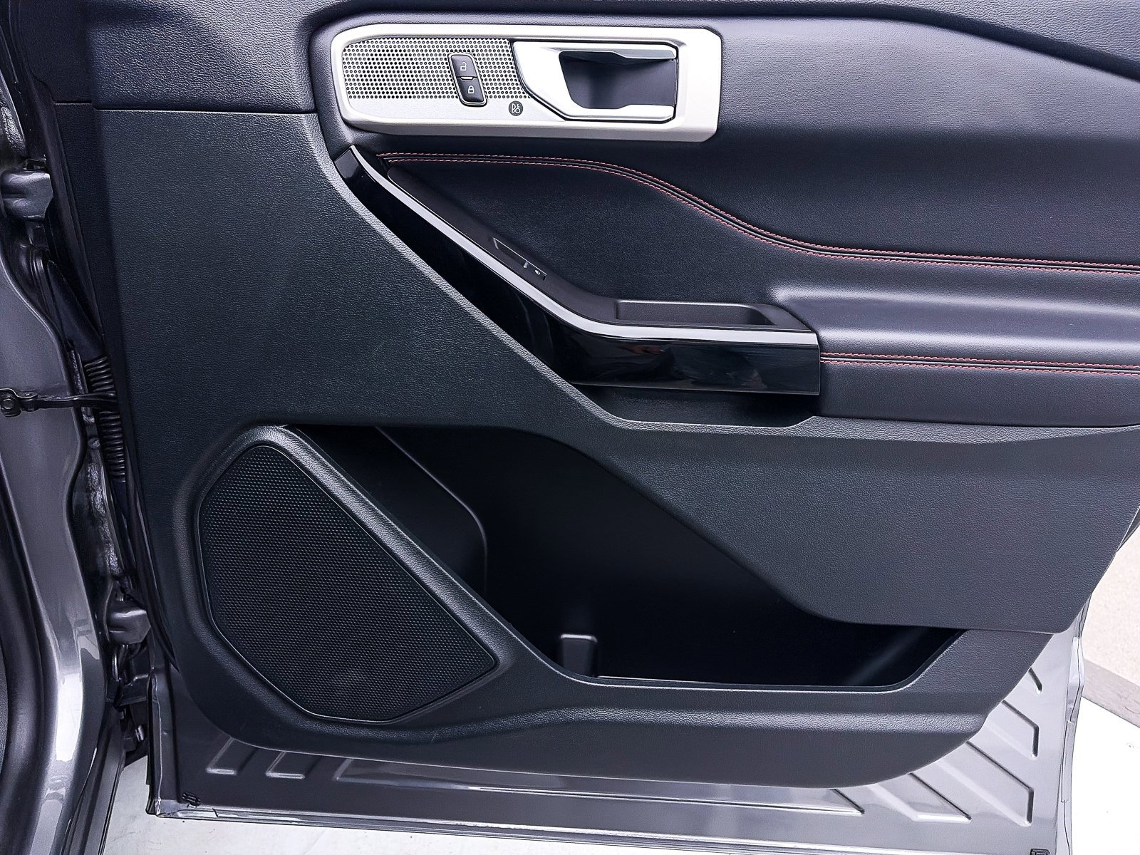 Used 2023 Ford Explorer ST-Line w/ Class IV Trailer Tow Package image 36