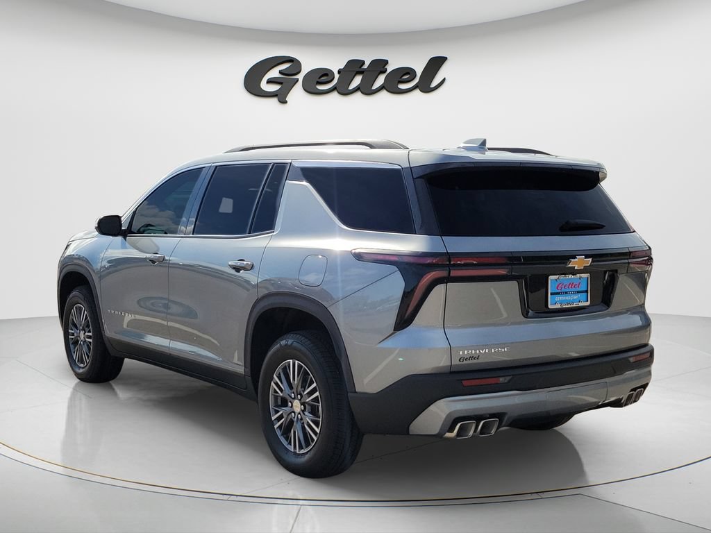 Used 2026 Chevrolet Traverse LT FWD image 7