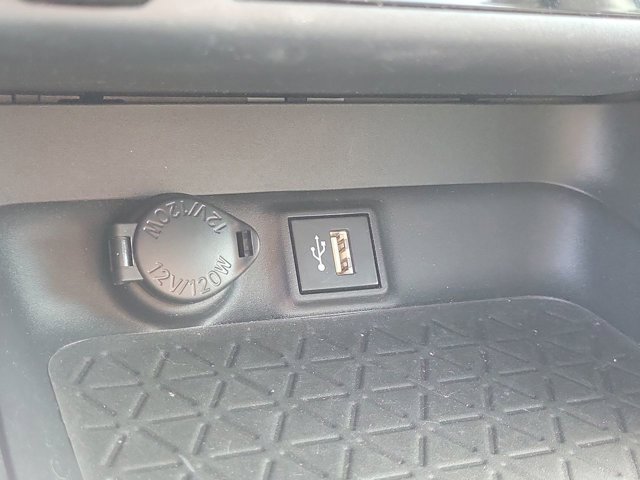 Used 2023 Toyota RAV4 XLE Premium image 28