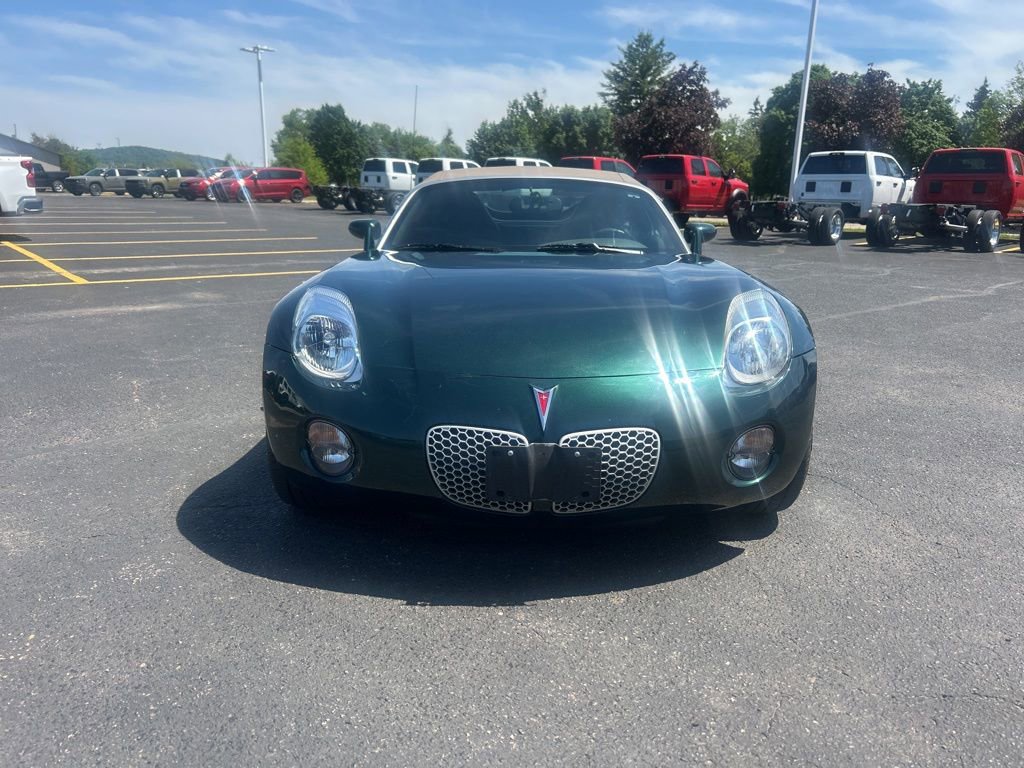 Used 2007 Pontiac Solstice Convertible w/ Premium Package RWD image 3