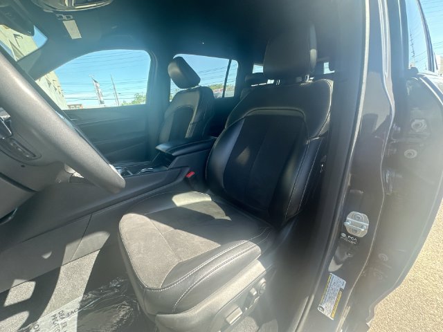 Certified 2023 Jeep Grand Cherokee L Laredo AWD/4WD image 14