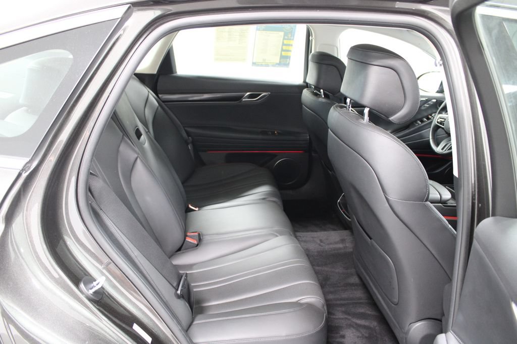 Used 2025 Genesis G80 2.5T AWD/4WD image 28