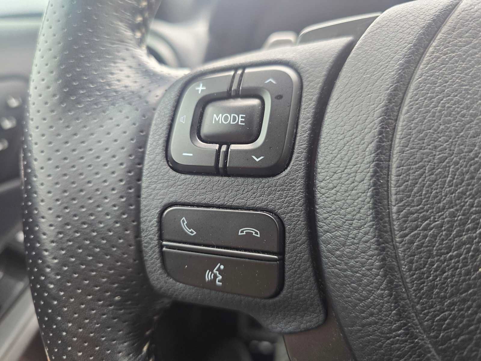 Used 2022 Lexus IS 500 RWD image 32