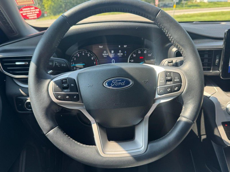 Used 2024 Ford Explorer XLT w/ Equipment Group 202A AWD/4WD image 11