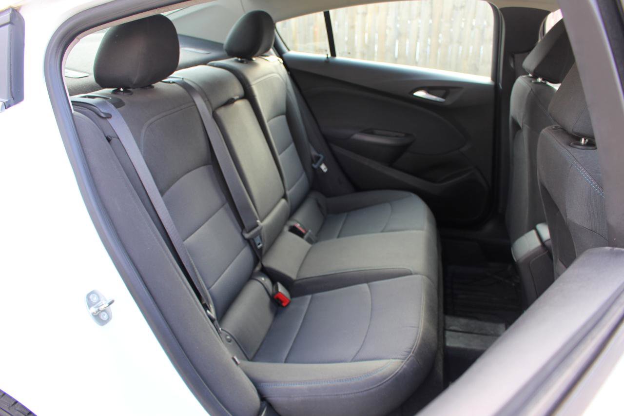 Used 2018 Chevrolet Cruze LT FWD image 34