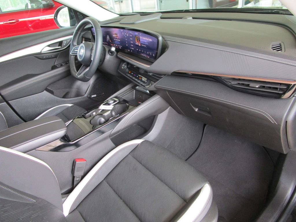 Used 2024 Buick Envision Sport Touring image 25