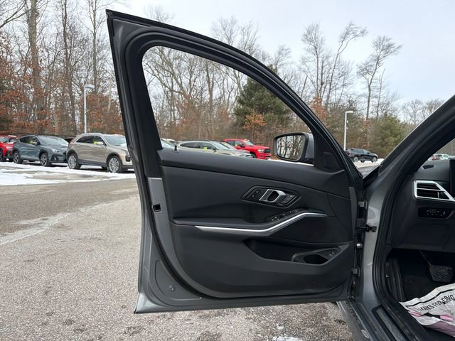 Used 2025 BMW 330i xDrive Sedan w/ Convenience Package image 23