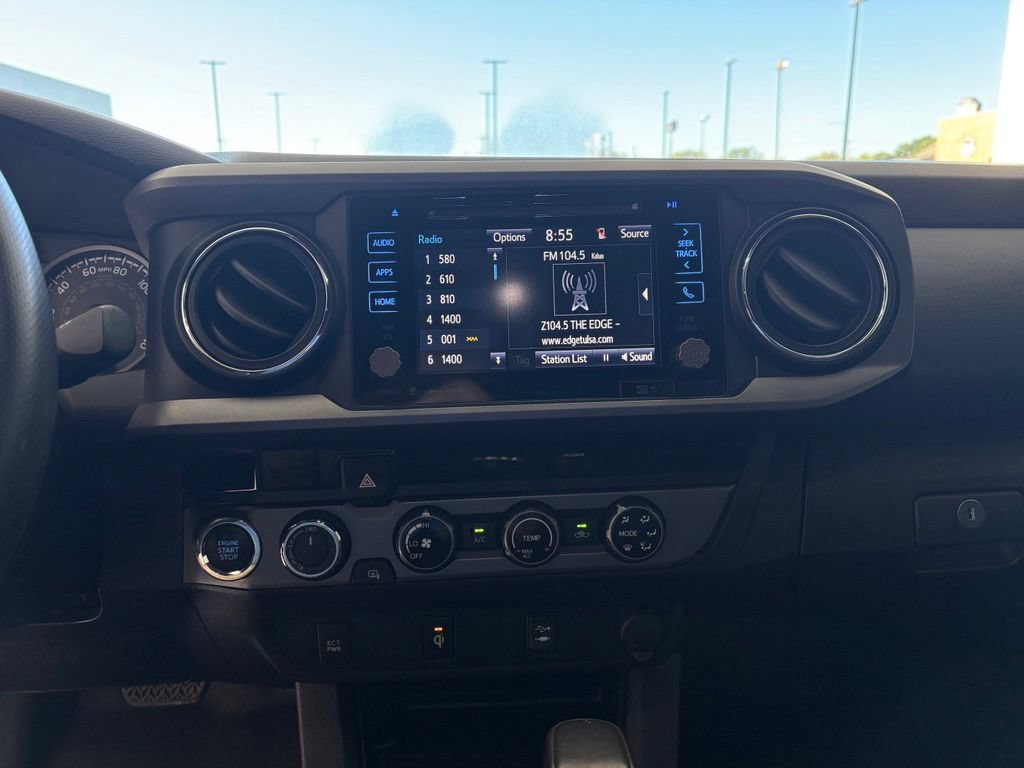 Used 2017 Toyota Tacoma TRD Off-Road w/ Tow Package (A/T) AWD/4WD image 8