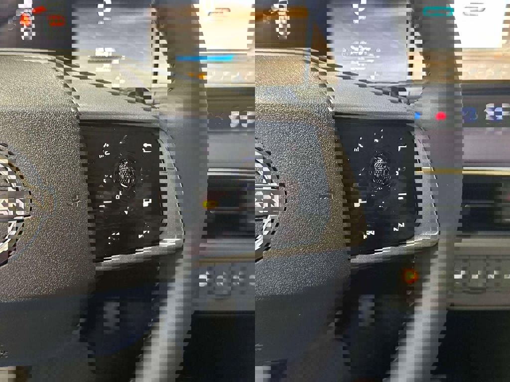 New 2026 Nissan Leaf Platinum+ w/ Floor Mat Package (Platinum+) image 23