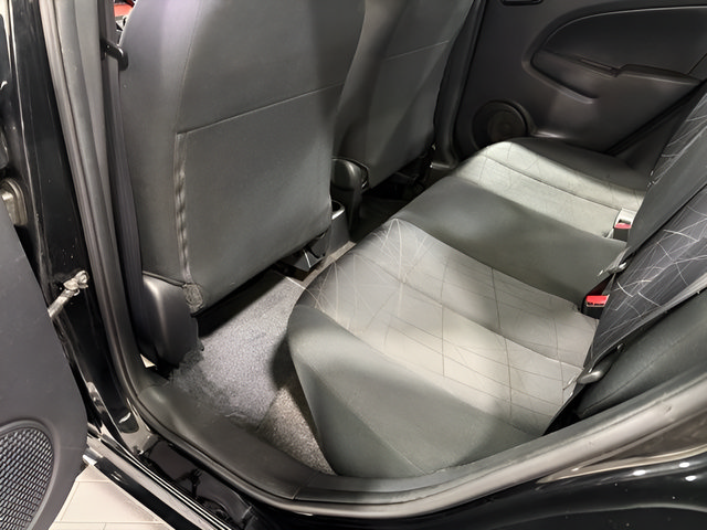 Used 2013 MAZDA MAZDA2 Sport FWD image 23