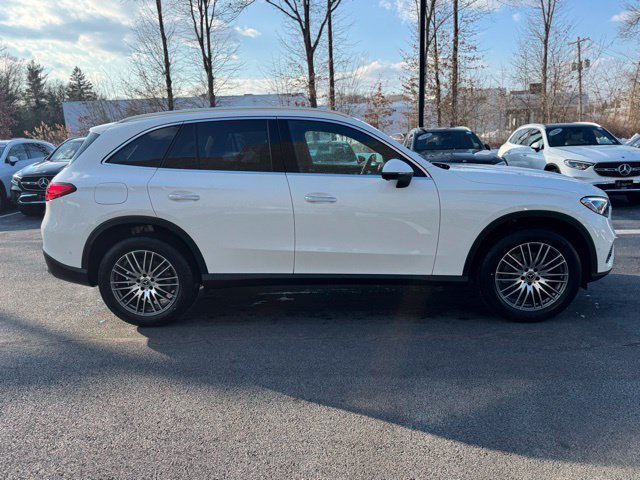Used 2026 Mercedes-Benz GLC 300 4MATIC image 2