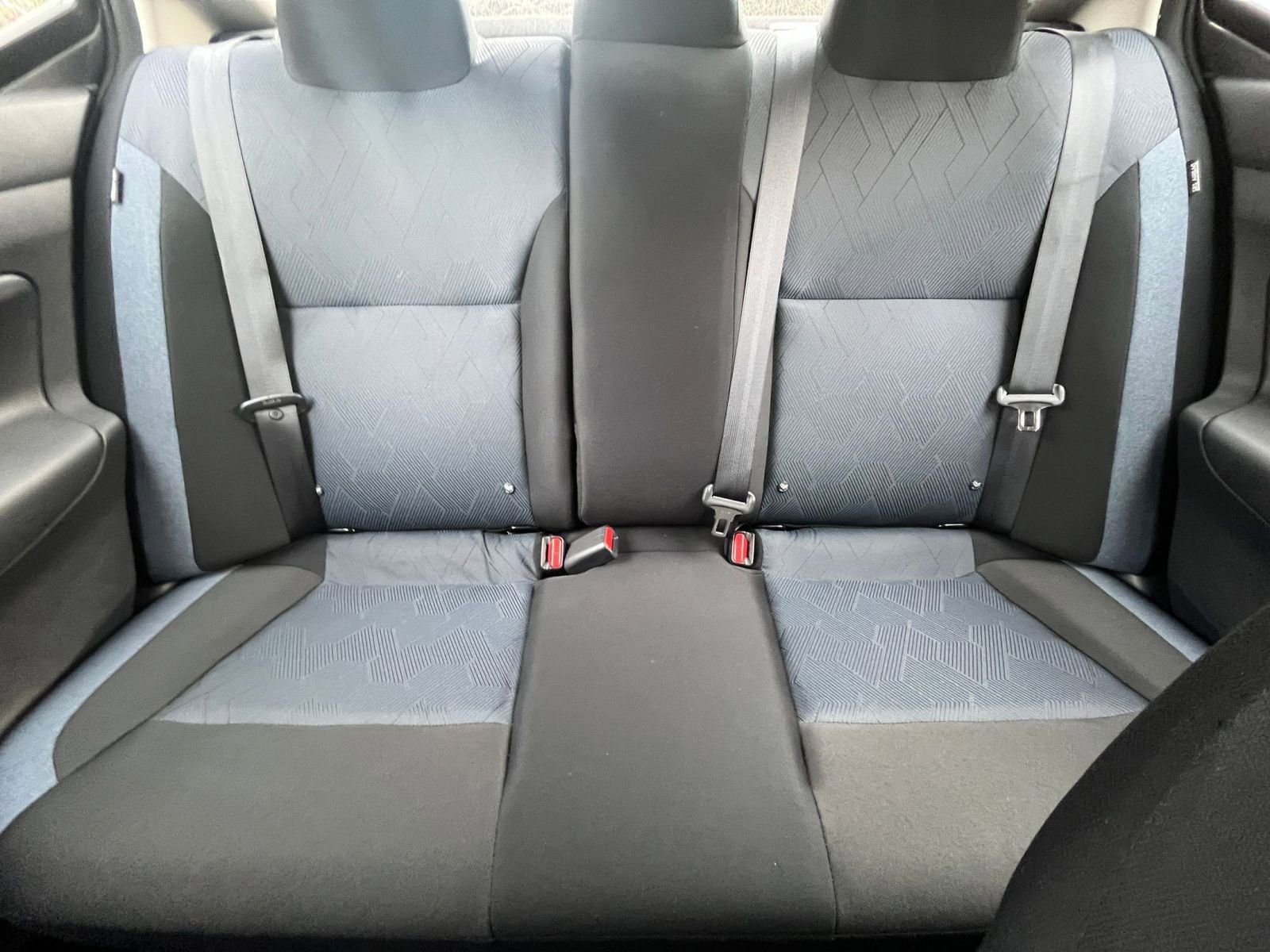 Used 2025 Nissan Versa SV image 36