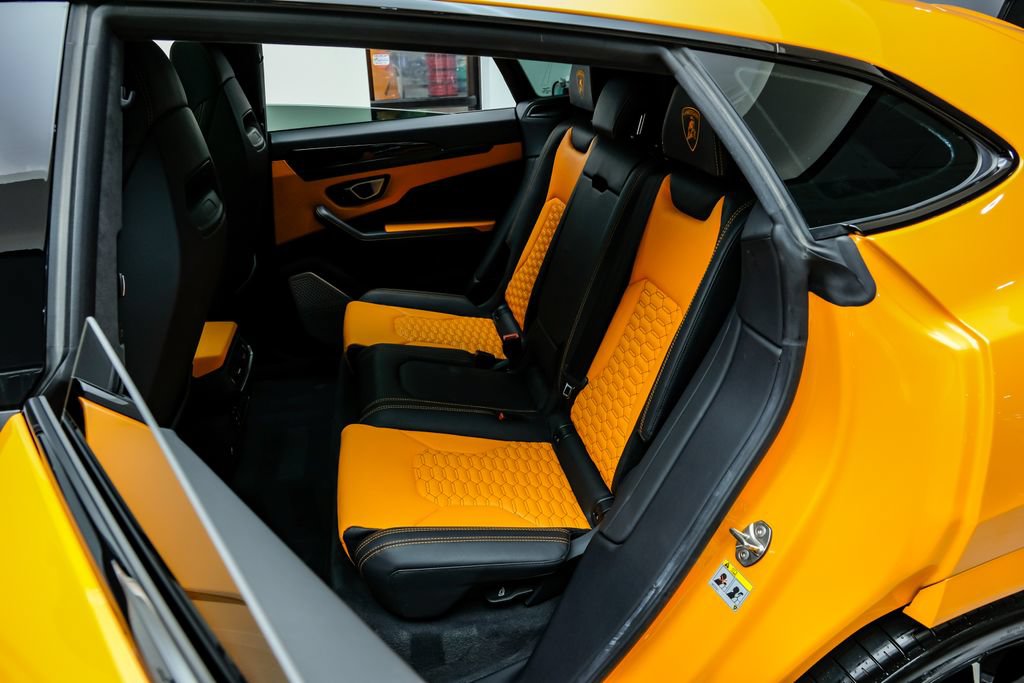 Used 2022 Lamborghini Urus AWD/4WD image 48