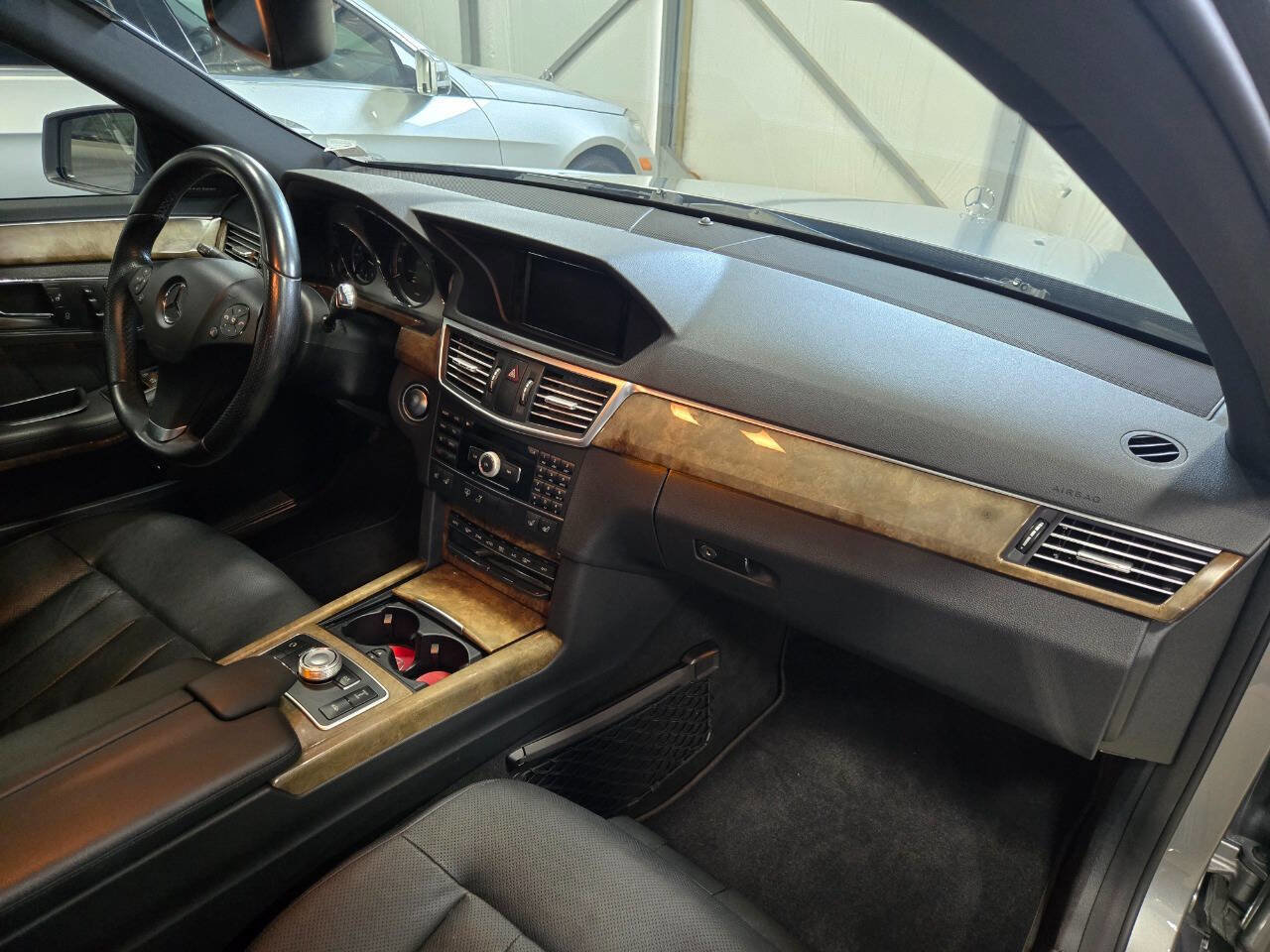 Used 2011 Mercedes-Benz E 550 Sedan image 17