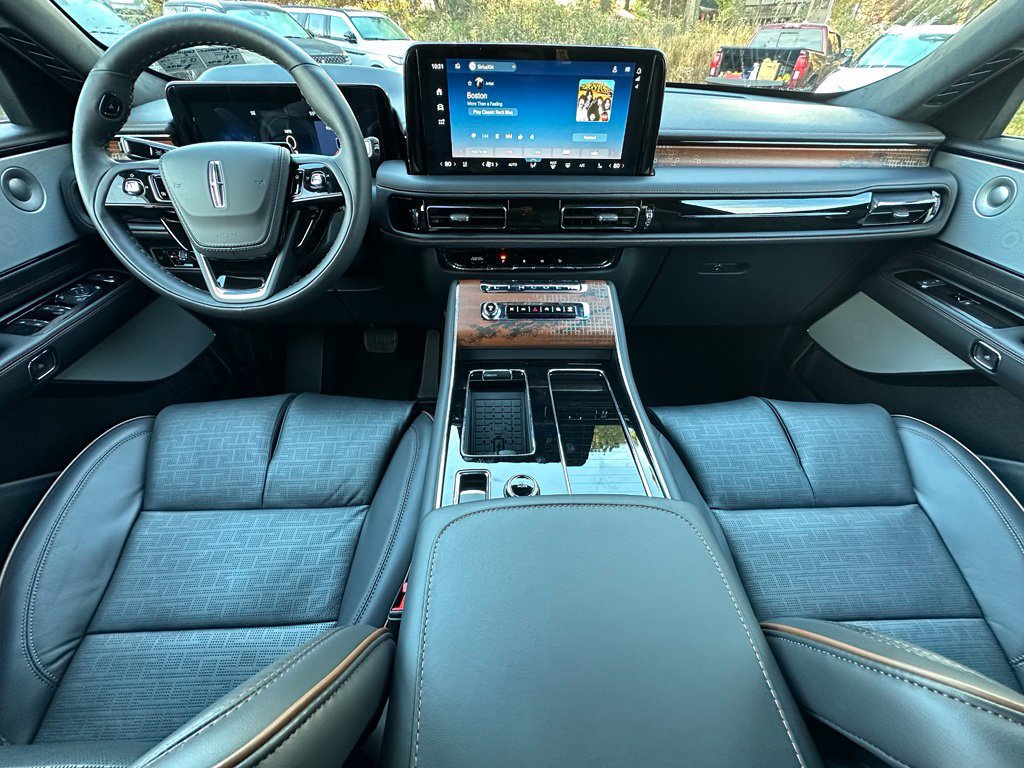 New 2027 Lincoln Aviator Black Label w/ Jet Appearance Package AWD/4WD image 22