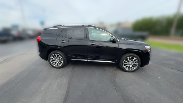 Used 2022 GMC Terrain Denali w/ LPO, Floor Liner Package AWD/4WD image 9