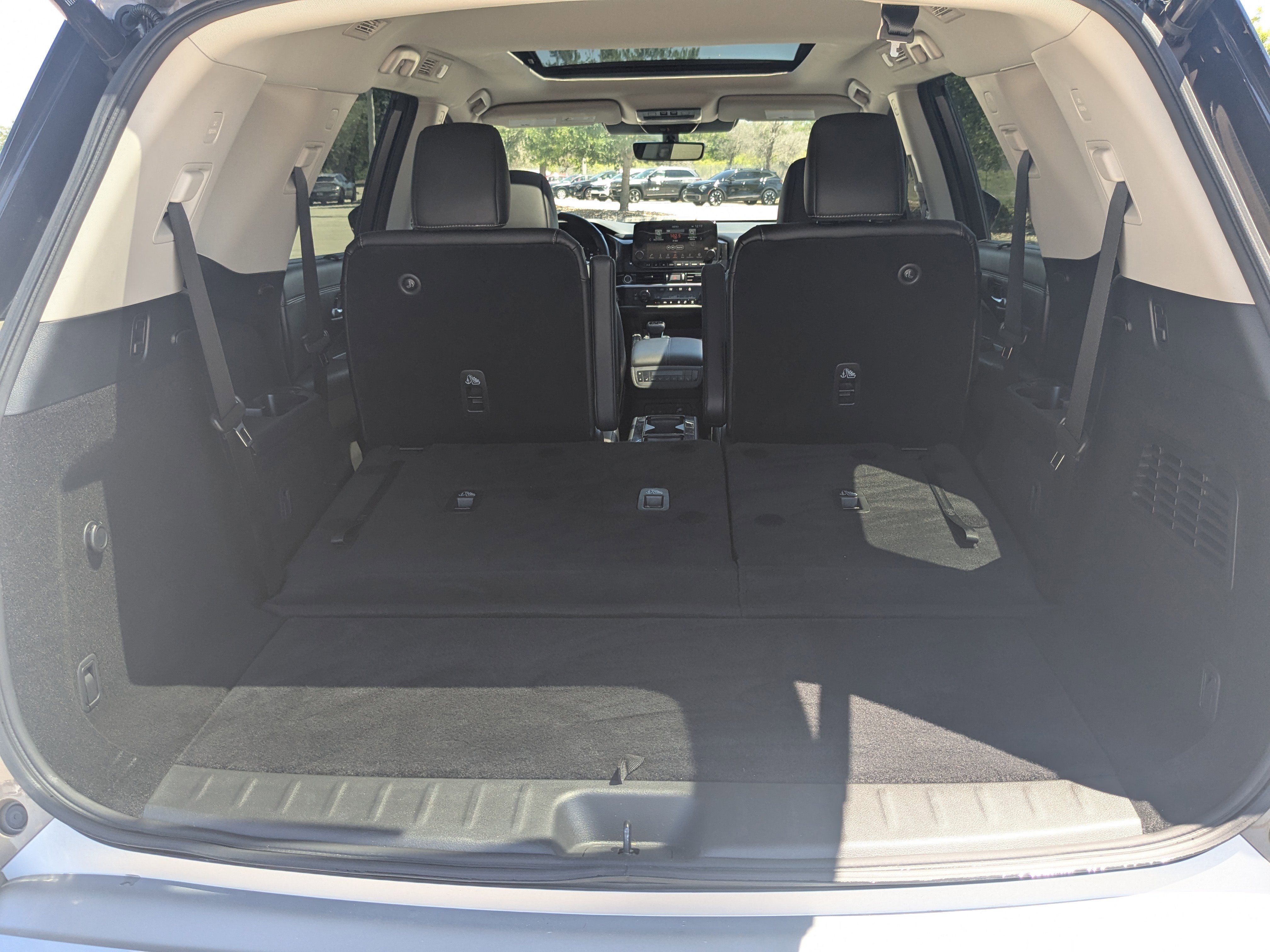 Used 2024 Nissan Pathfinder Platinum FWD image 14